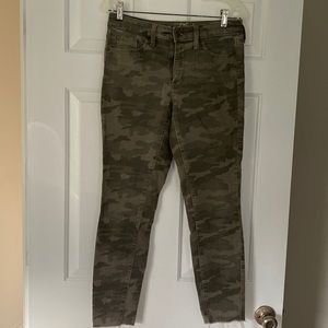 Universal thread size 4 camp jeans
